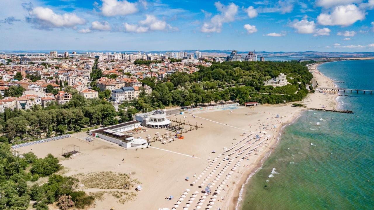 Hotel Residence Promenade 布尔加斯 外观 照片 Aerial view of the beach